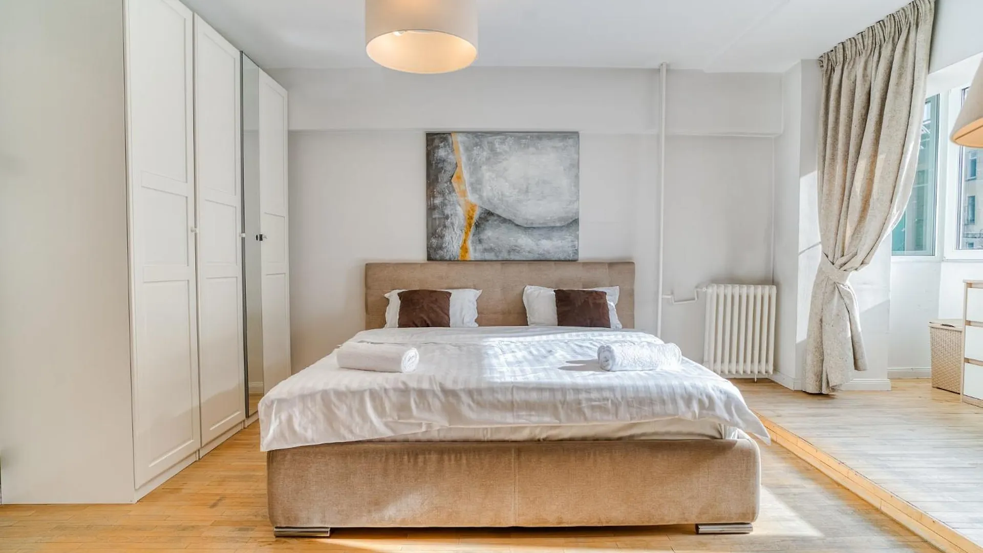 Appartamento Victoriei Elite Apartments-Free Minibar Bucarest